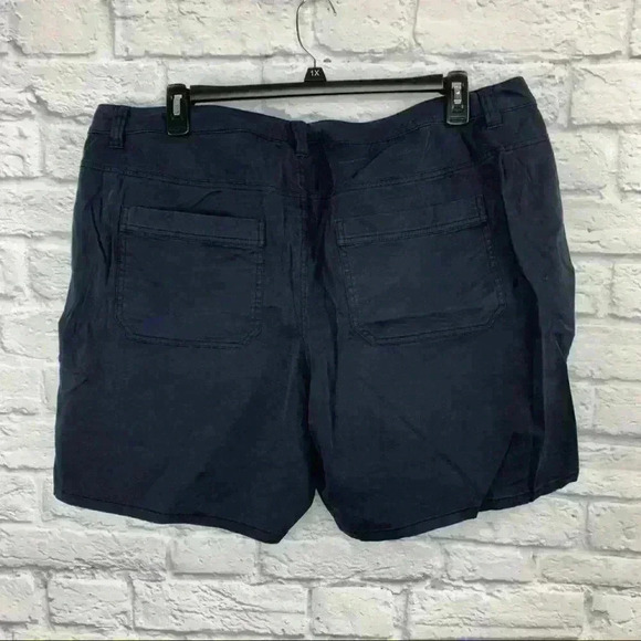 LANE BRYANT Dark Navy Blue Shorts size 22 - Picture 2 of 3